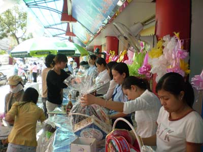 Instruction on welcoming Tet and national great festivals